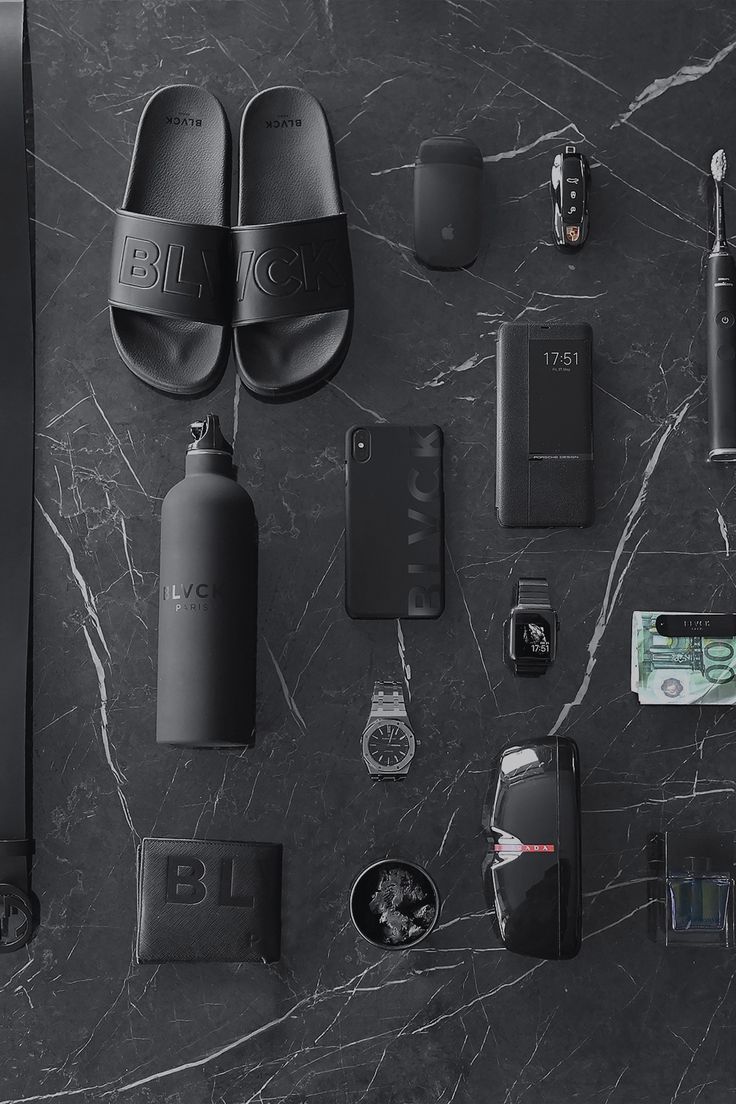 Read more about the article Master the Art of Sophisticated Style: Top 5 Black Accessories for Men You Need Now